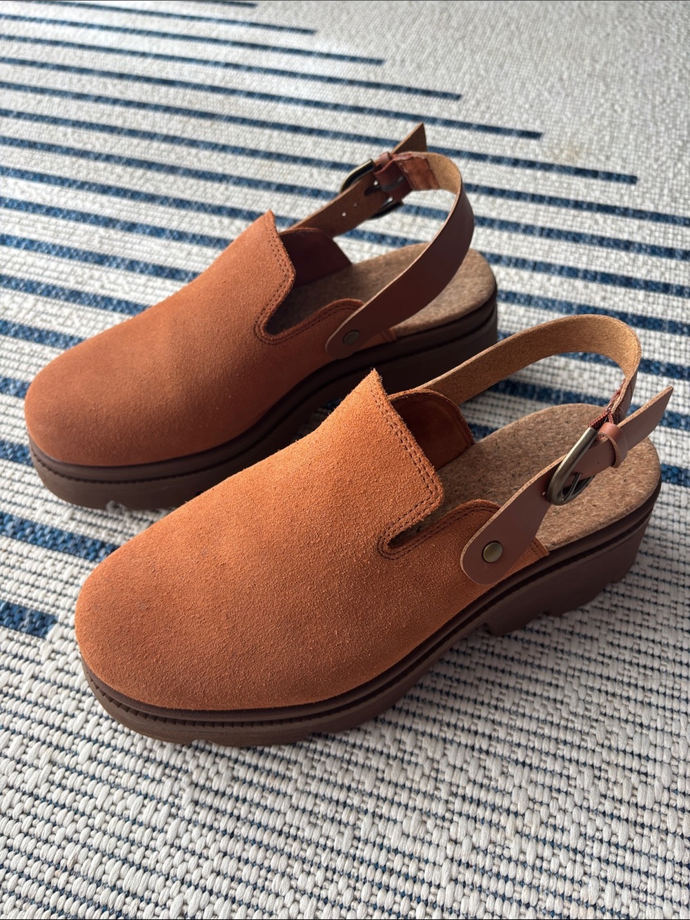 Reef Vista Luxe Solene Suede Clogs in Brown size 9 - Picture 3 of 8